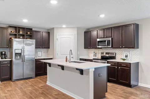 Kitchen - 4082 Chickadee St, Milton, FL 32583 photo 1 of 5
