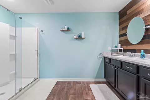 Bath - 4082 Chickadee St, Milton, FL 32583 photo 3 of 5