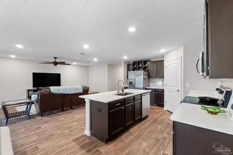 Kitchen - 4082 Chickadee St, Milton, FL 32583 photo 5 of 5
