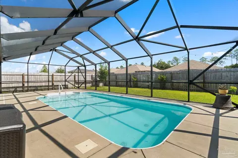 Exterior - 4082 Chickadee St, Milton, FL 32583 photo 10 of 14