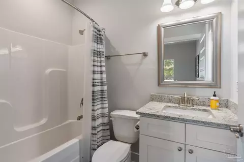 Bath - 5721 Kailey Rd, Milton, FL 32583 photo 4 of 4