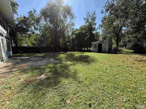 Exterior - 305 Calhoun Ave, Pensacola, FL 32507 photo 4 of 4