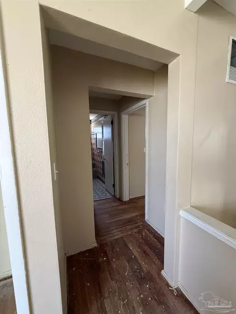 Entry Way - 305 Calhoun Ave, Pensacola, FL 32507 photo 1 of 2