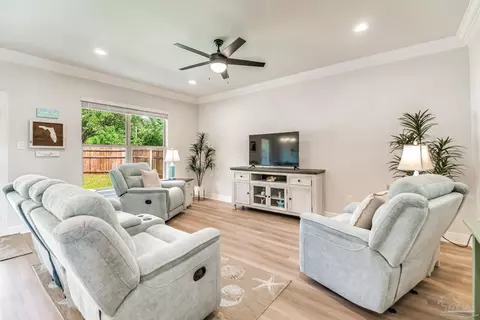 4246 Southern Palm Dr, Pace, FL 32571 photo 7