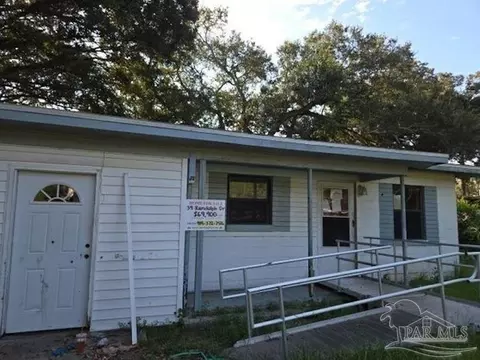 39 Randolph Dr, Pensacola, FL 32506