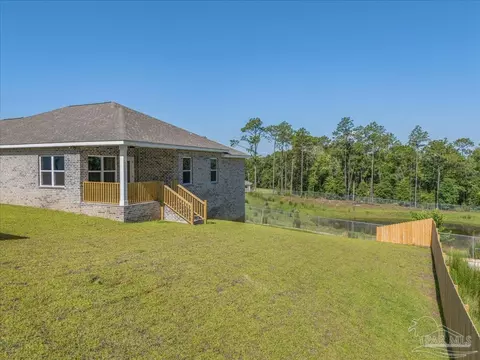 Exterior - 7721 Piper Cir, Milton, FL 32583 photo 9 of 9