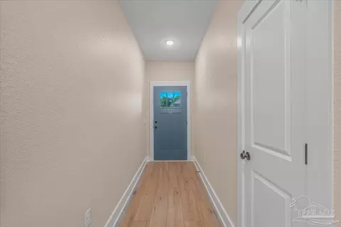 Entry Way - 7721 Piper Cir, Milton, FL 32583 photo 1 of 3