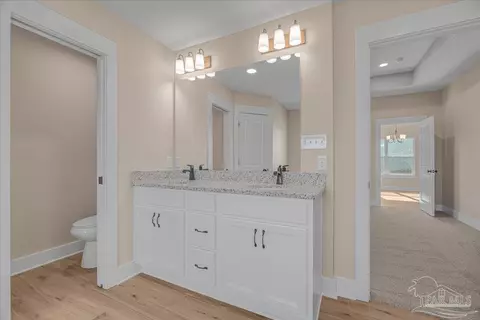 Bath - 7721 Piper Cir, Milton, FL 32583 photo 3 of 4