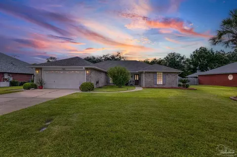 7563 Hayfield Cir, Pensacola, FL 32526