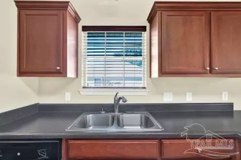 Kitchen - 4076 Berry Cir, Pace, FL 32571 photo 4 of 4