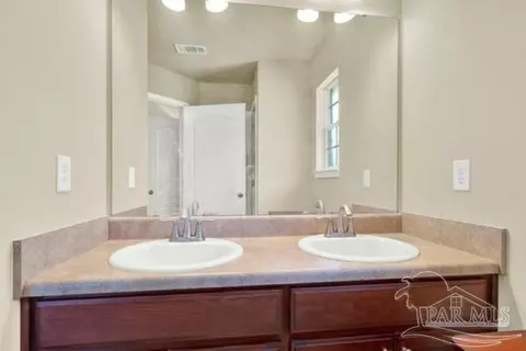 Entry Way - 4076 Berry Cir, Pace, FL 32571 photo 2 of 8