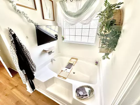 Bath - 5497 Tucker Cir, Pace, FL 32571 photo 2 of 3
