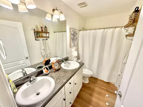 Bath - 5497 Tucker Cir, Pace, FL 32571 photo 3 of 3