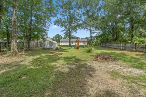 537 Greenberry Dr, Cantonment, FL 32533