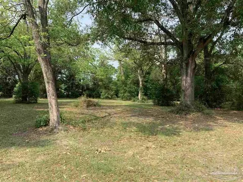 5006 W Fairfield Dr, Pensacola, FL 32506