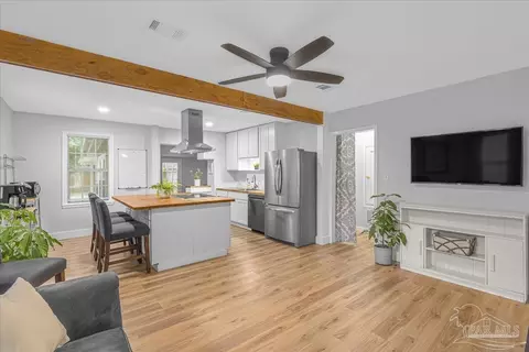 821 W Hernandez St, Pensacola, FL 32501