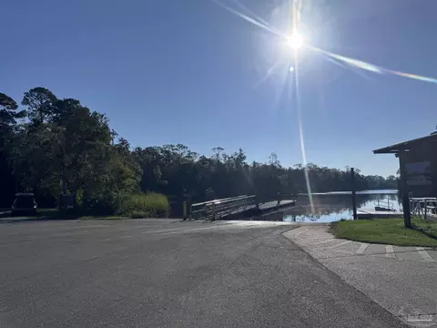 Exterior - 5544 Hill St, Milton, FL 32570 photo 1 of 2