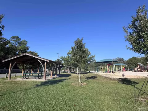 Exterior - 5544 Hill St, Milton, FL 32570 photo 2 of 2
