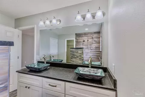 Bath - 2159 Liberty Loop Rd, Cantonment, FL 32533 photo 1 of 7