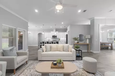 2029 Everglades Dr, Navarre, FL 32566