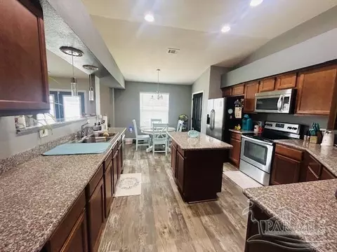 Kitchen - 3942 Flour Mill Cir, Pace, FL 32571 photo 2 of 3