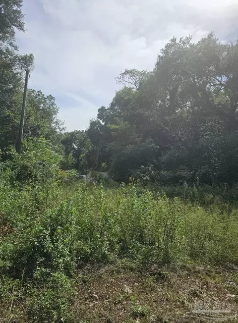 311 W Hope Dr, Pensacola, FL 32534