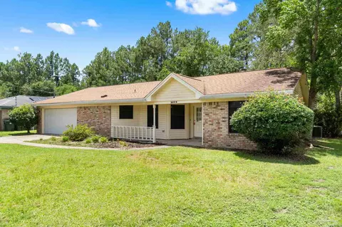 9049 Bluebay Ln, Pensacola, FL 32506