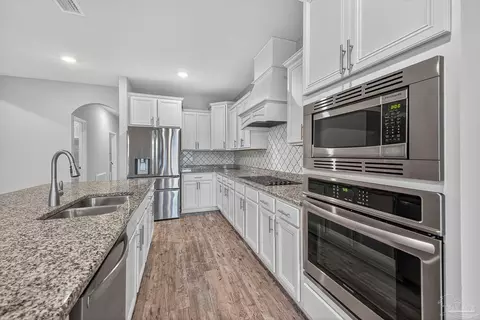 Kitchen - 2781 Elkhorn Dr, Pace, FL 32571 photo 2 of 5