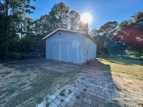 1761 Kell Rd, Gulf Breeze, FL 32563
