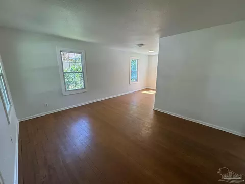 811 W Jordan St, Pensacola, FL 32501