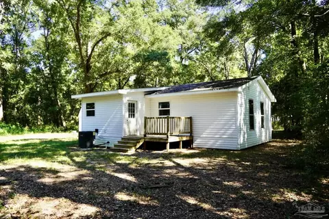 Exterior - 7724 Elrod Rd, Milton, FL 32570 photo 4 of 7