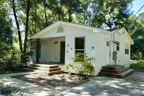 Exterior - 7724 Elrod Rd, Milton, FL 32570 photo 2 of 7