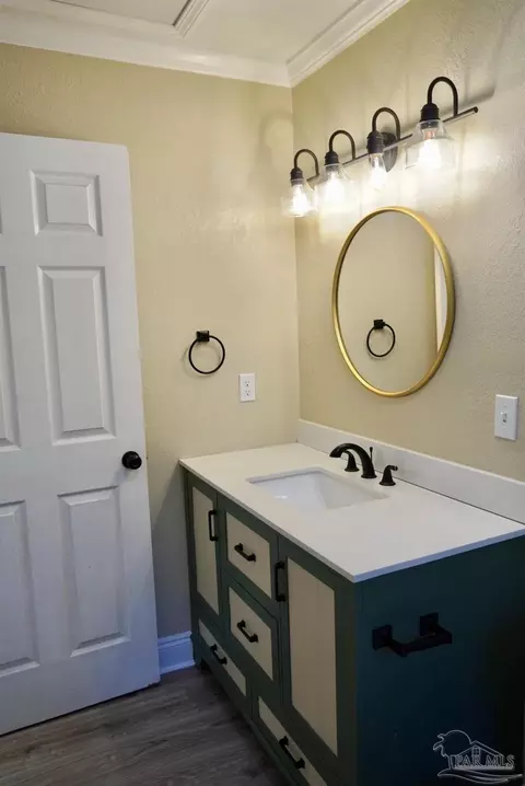 Bath - 7724 Elrod Rd, Milton, FL 32570 photo 1 of 3