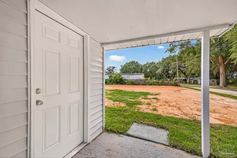 Exterior - 3951 Diamond St, Pace, FL 32571 photo 3 of 9