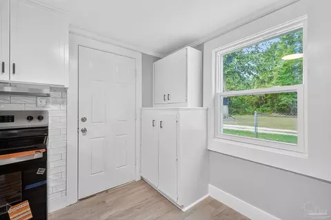 Entry Way - 3951 Diamond St, Pace, FL 32571 photo 2 of 2