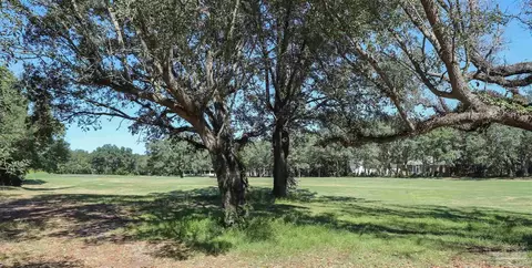 2744 Muirfield Dr, Navarre, FL 32566