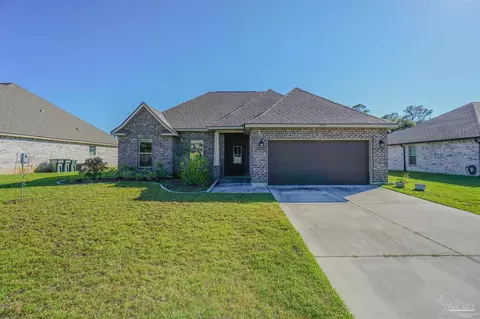9953 Suwanee Ln, Pensacola, FL 32526