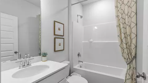 Bath - 8106 Fox Hunt Dr, Milton, FL 32583 photo 2 of 2