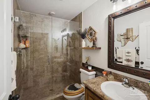 Bath - 3480 Red Ryder Ln, Pace, FL 32571 photo 2 of 5