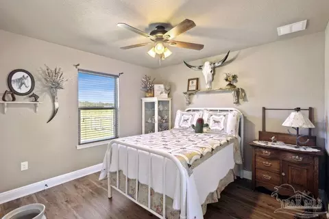 Bedroom - 3480 Red Ryder Ln, Pace, FL 32571 photo 3 of 5