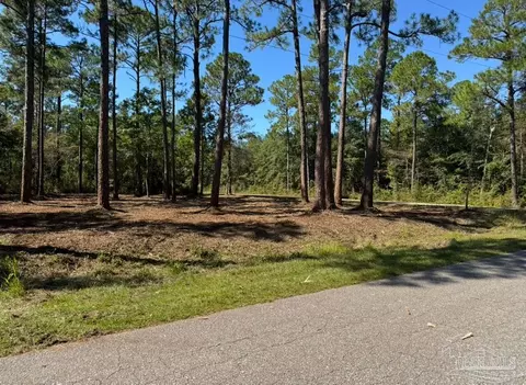 6 Th Ave, Milton, FL 32583