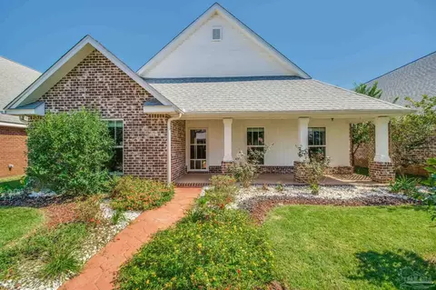 45 Newport St, Cantonment, FL 32533