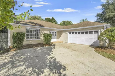 7400 Frankfort St, Navarre, FL 32566