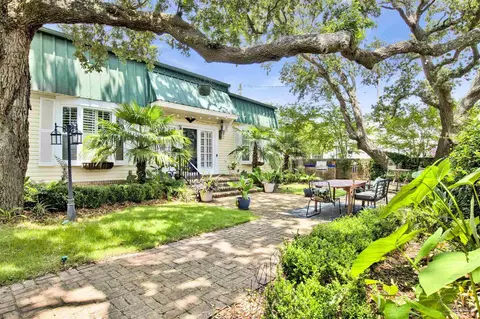 704 Bayshore Dr, Pensacola, FL 32507