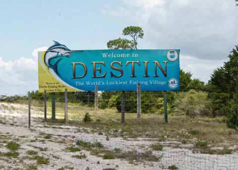 212 Harbor Blvd #102, Destin, FL 32541