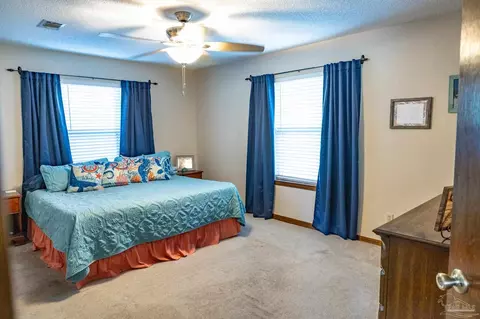 5905 Castle Dr, Milton, FL 32570 photo 7