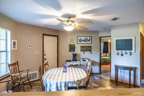 5905 Castle Dr, Milton, FL 32570 photo 4