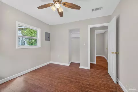 Bedroom - 6524 Oakcrest Rd, Milton, FL 32570 photo 8 of 8