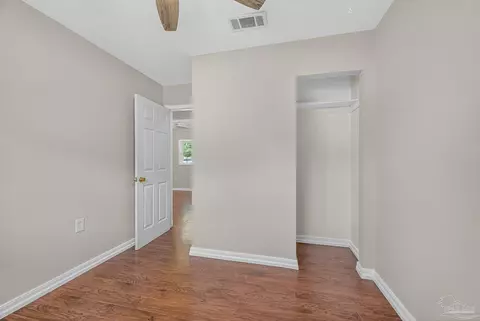 Bedroom - 6524 Oakcrest Rd, Milton, FL 32570 photo 2 of 8