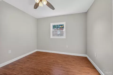 Bedroom - 6524 Oakcrest Rd, Milton, FL 32570 photo 7 of 8
